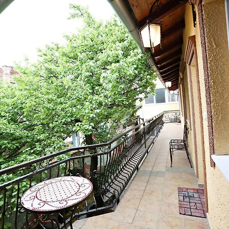Apartments & Rooms Vienna Osijek Exterior photo