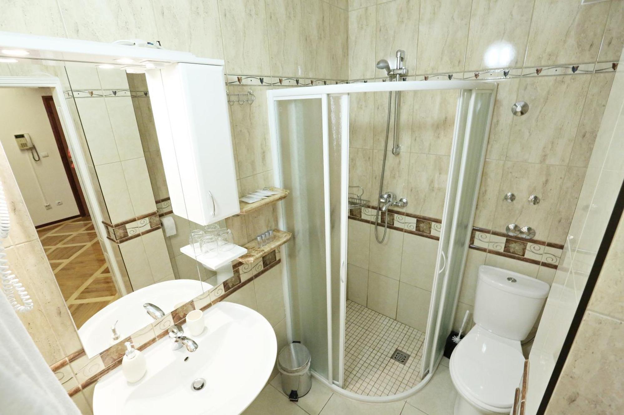 Apartments & Rooms Vienna Osijek Exterior photo