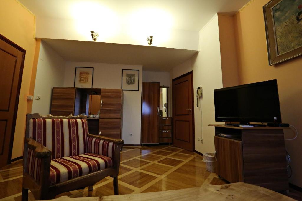 Apartments & Rooms Vienna Osijek Exterior photo